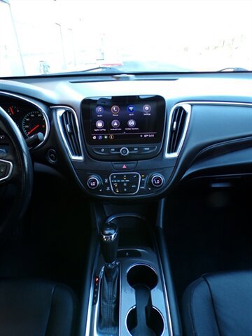 Used 2019 Chevrolet Malibu LT w/ Leather Package FWD image 35