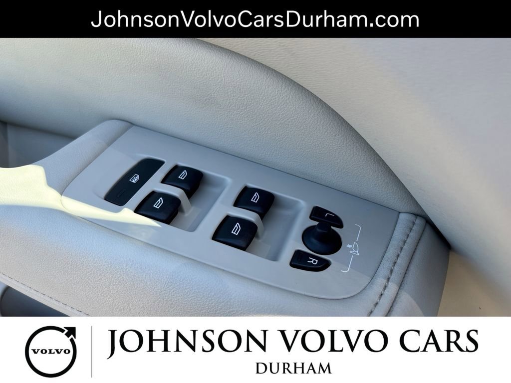 Used 2023 Volvo XC60 B5 Core AWD/4WD image 25