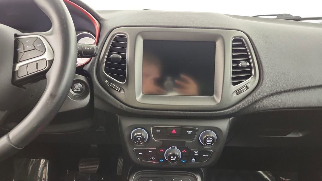 Used 2019 Jeep Compass Trailhawk image 13