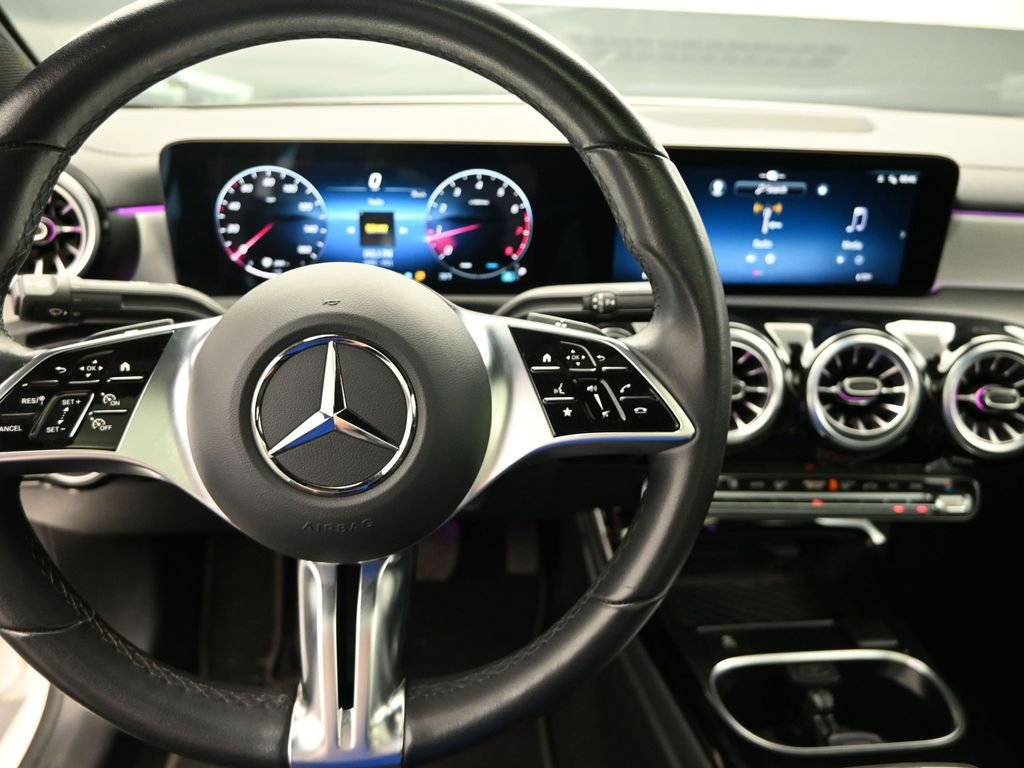 Used 2025 Mercedes-Benz CLA 250 image 18