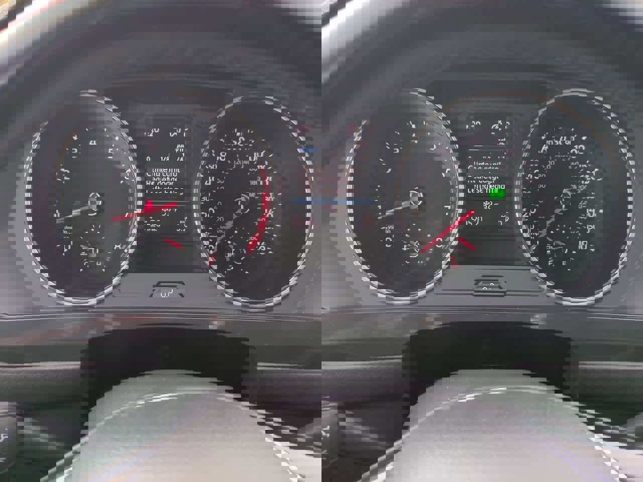 Used 2019 Volkswagen Tiguan SE w/ Panoramic Sunroof Package image 32