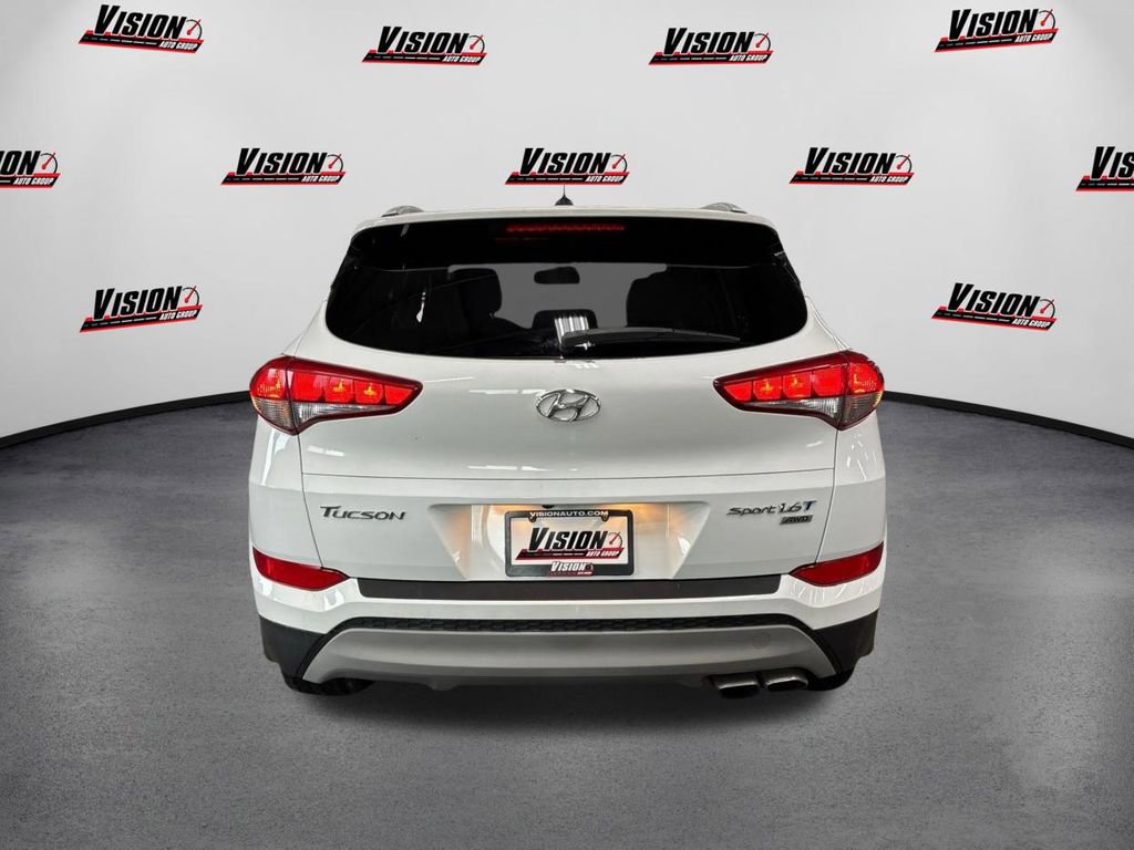 Used 2017 Hyundai Tucson Sport image 6