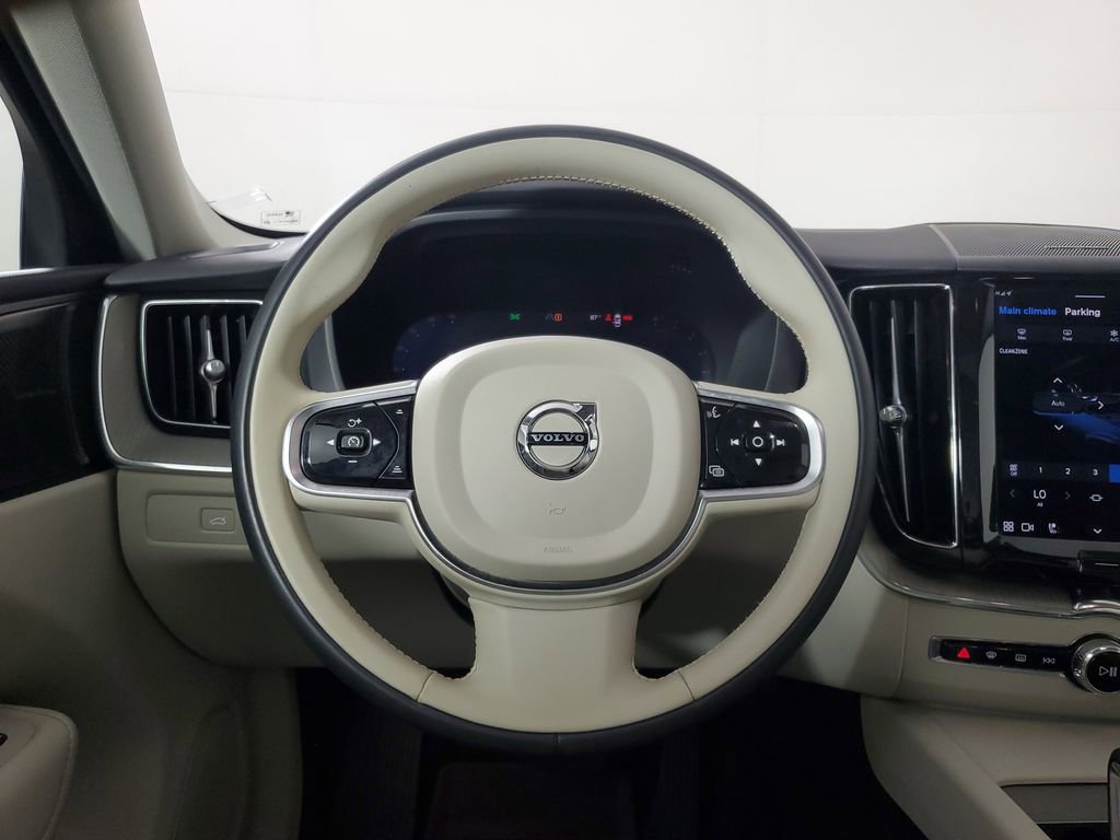 Certified 2023 Volvo XC60 B5 Plus w/ Protection Package Premier AWD/4WD image 18