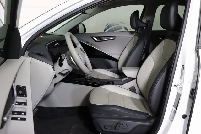 Used 2023 Kia Niro Wave image 18