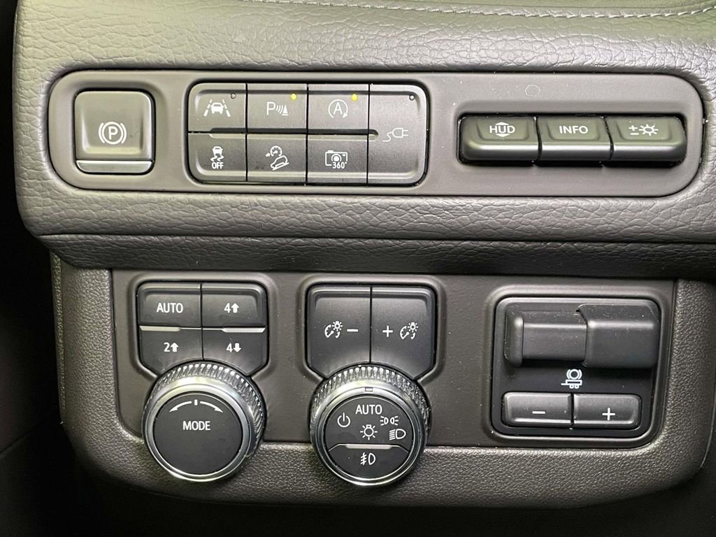 Used 2022 GMC Yukon Denali w/ Denali Premium Package image 37