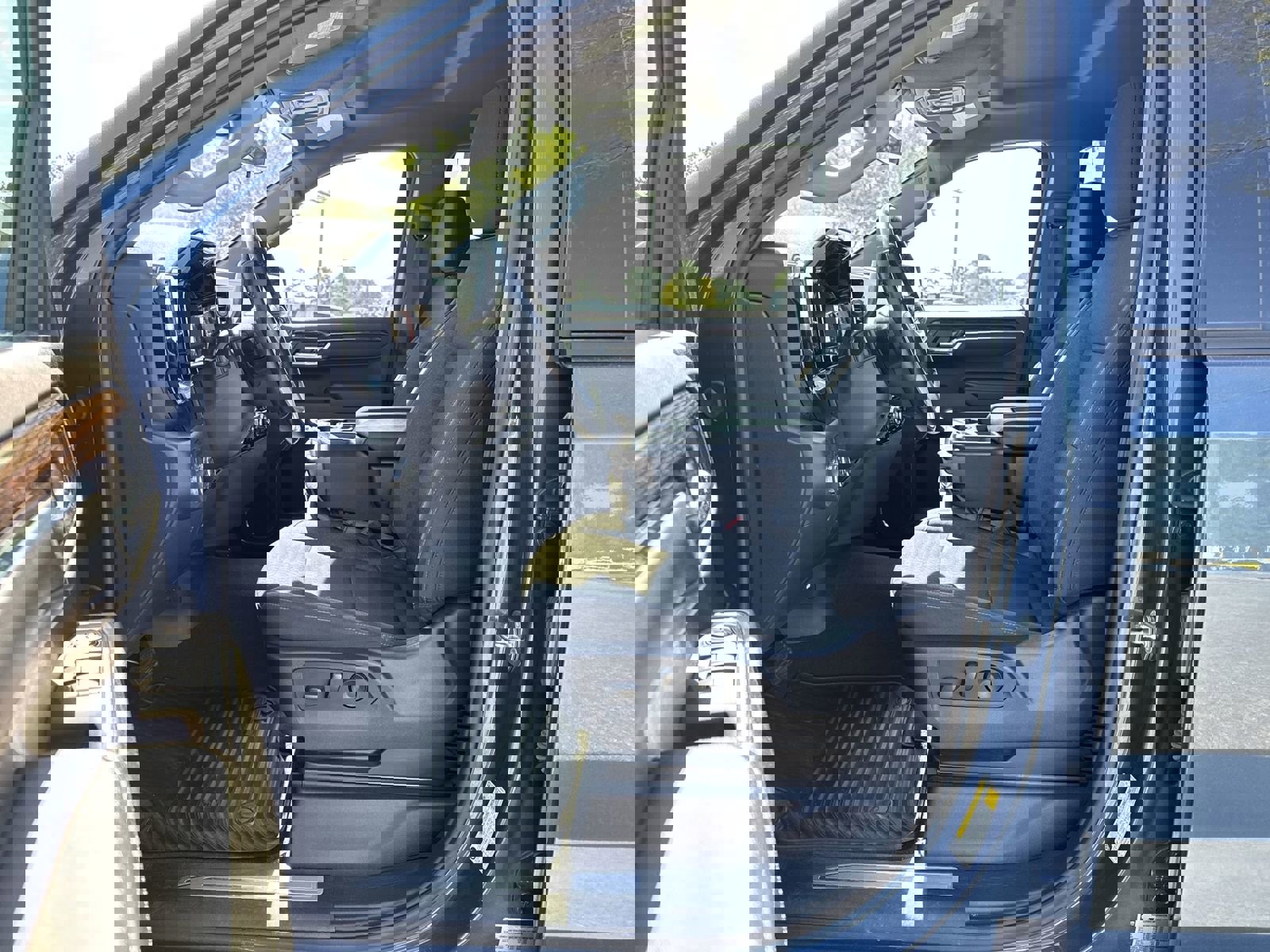 Used 2024 GMC Sierra 1500 Elevation image 16