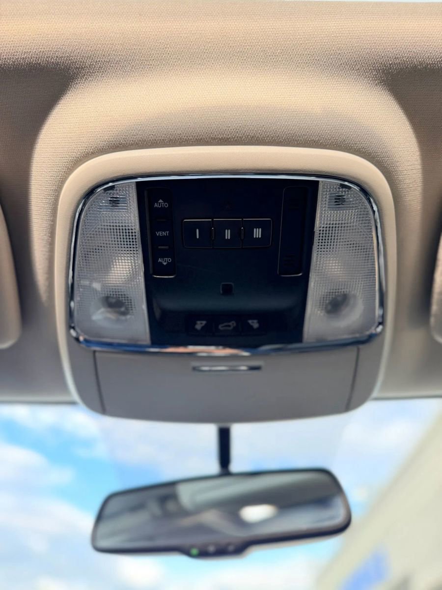 Used 2012 Jeep Grand Cherokee Laredo AWD/4WD image 24