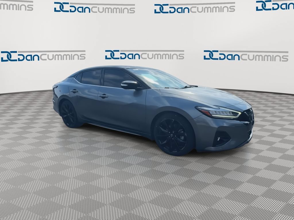 Used 2023 Nissan Maxima SR w/ Sport Mat Group FWD image 2
