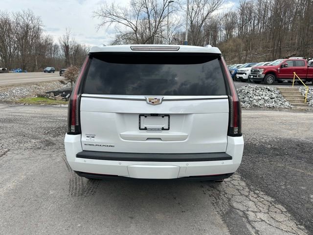 Used 2019 Cadillac Escalade Luxury AWD/4WD image 4