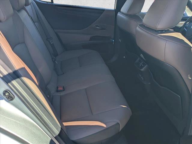 Used 2023 Lexus ES 300h w/ Premium Package image 19
