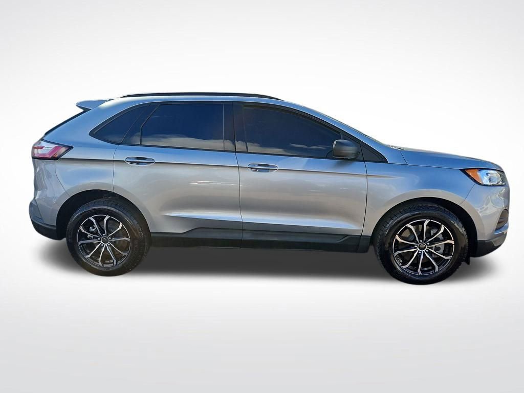 Used 2024 Ford Edge SE image 7