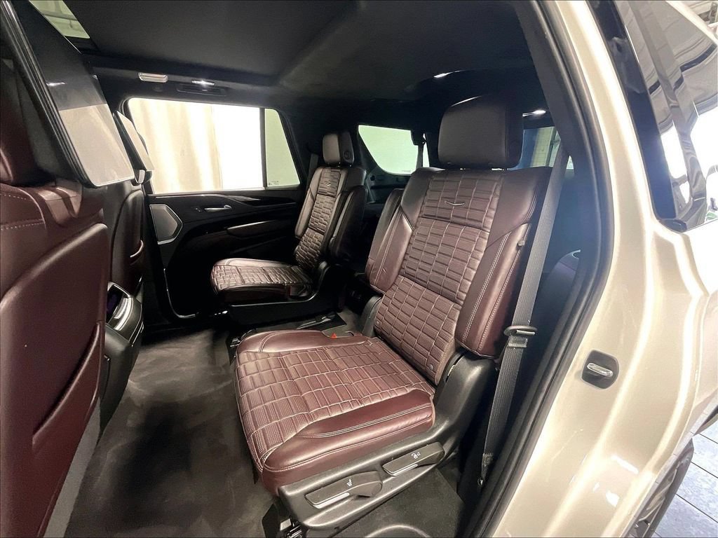 Used 2024 Cadillac Escalade Sport Platinum w/ Heavy-Duty Trailer Package AWD/4WD image 15