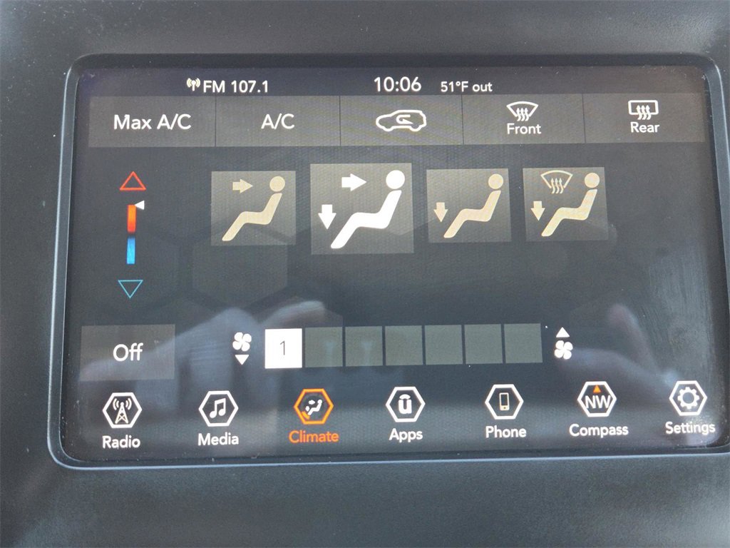 Used 2019 Jeep Cherokee Latitude w/ Popular Appearance Group image 5