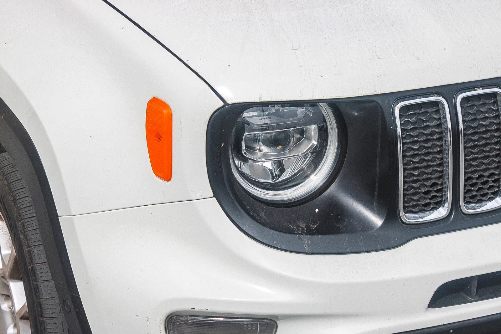 Used 2021 Jeep Renegade Latitude w/ Luxury Group I AWD/4WD image 2