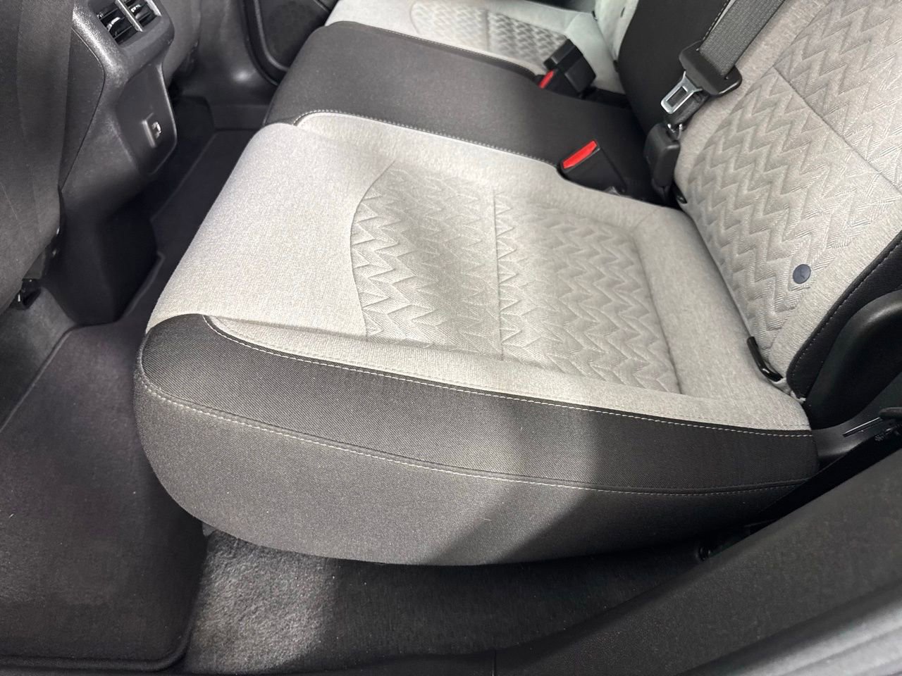 Used 2022 Chevrolet Equinox LS image 36