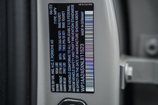 Used 2022 Porsche Macan AWD/4WD image 39