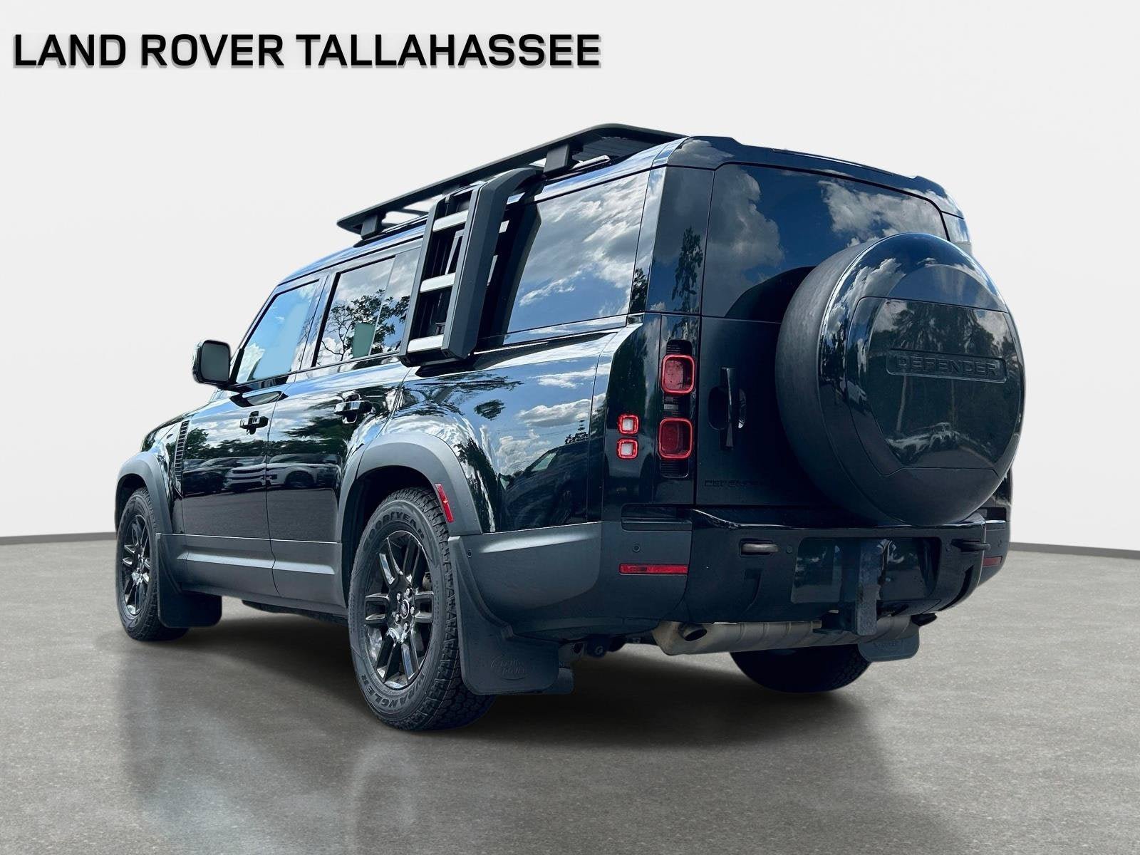 Used 2023 Land Rover Defender 130 SE AWD/4WD image 7