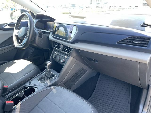 Used 2022 Volkswagen Taos SE FWD image 28