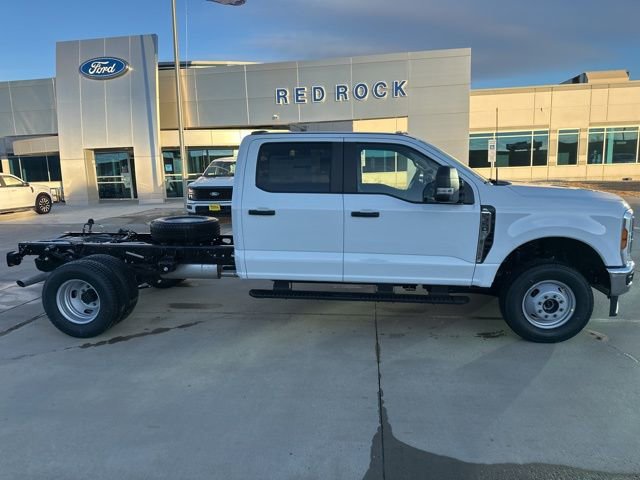 New 2026 Ford F350 XL w/ XL Chrome Package image 2