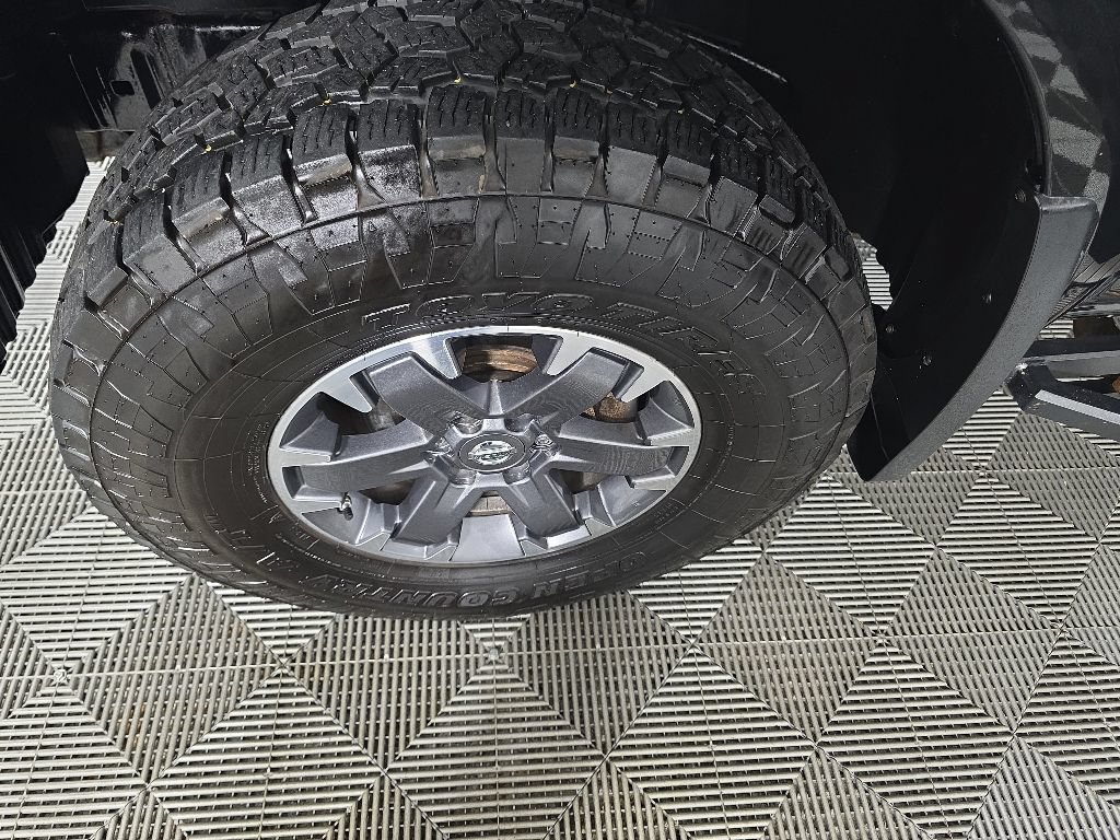 Used 2017 Nissan Frontier PRO-4X AWD/4WD image 7