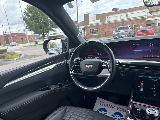 Certified 2026 Cadillac Escalade ESV Platinum Sport AWD/4WD image 38