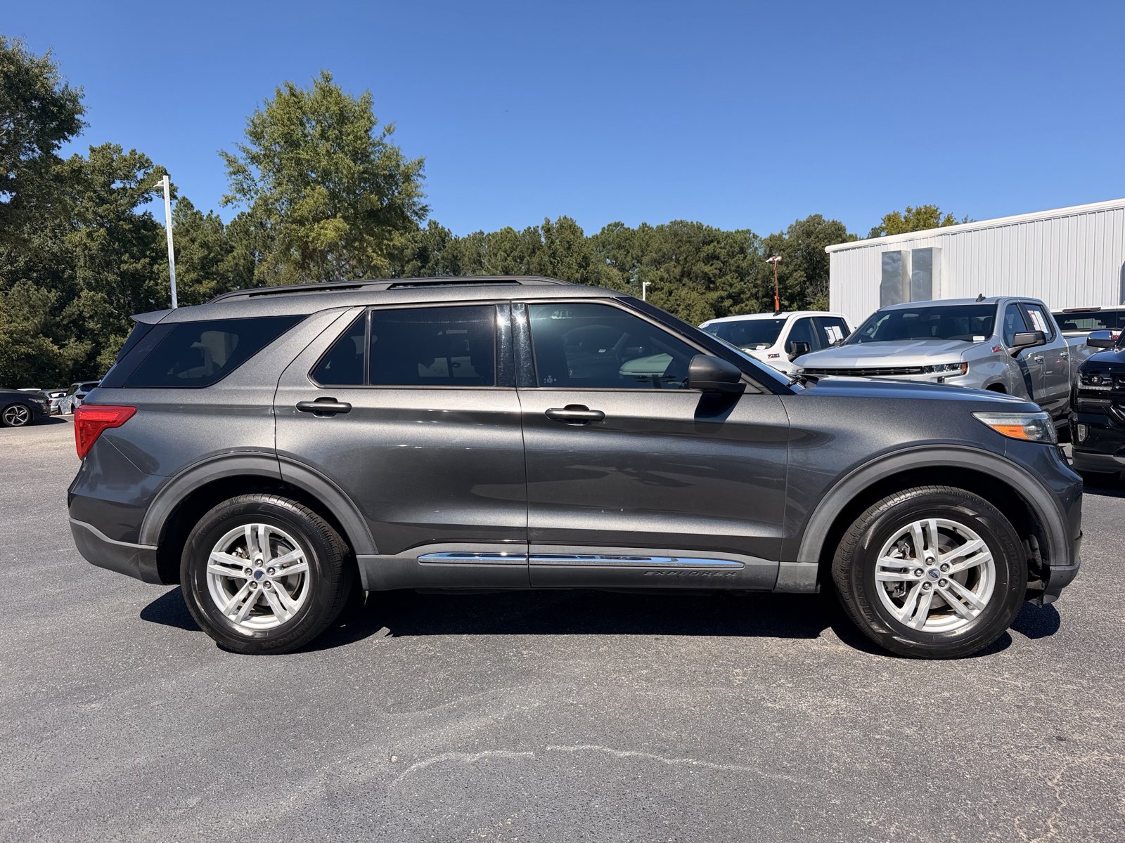 Used 2020 Ford Explorer XLT RWD image 15