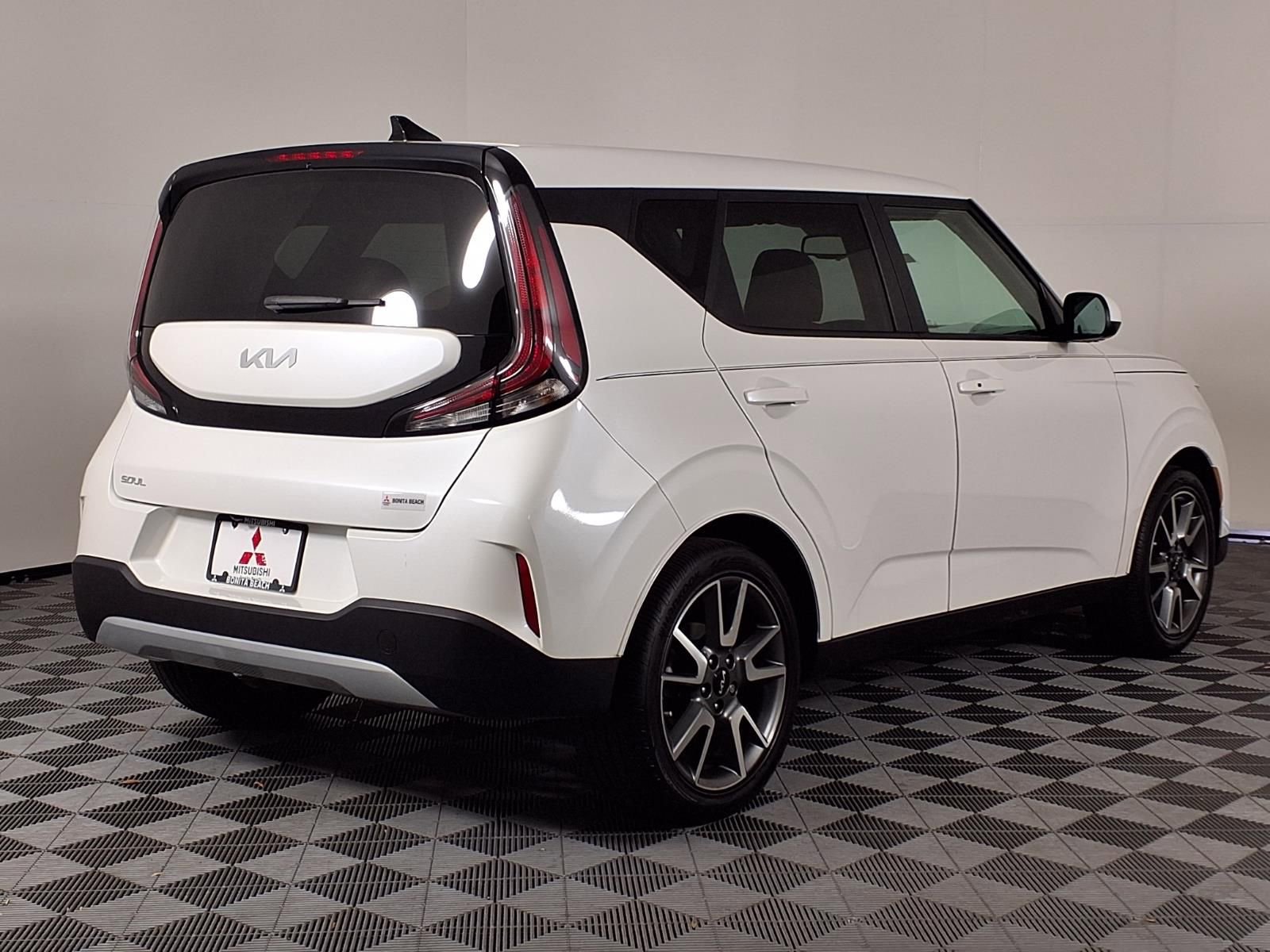 Used 2024 Kia Soul EX w/ Option Group 015 FWD image 31