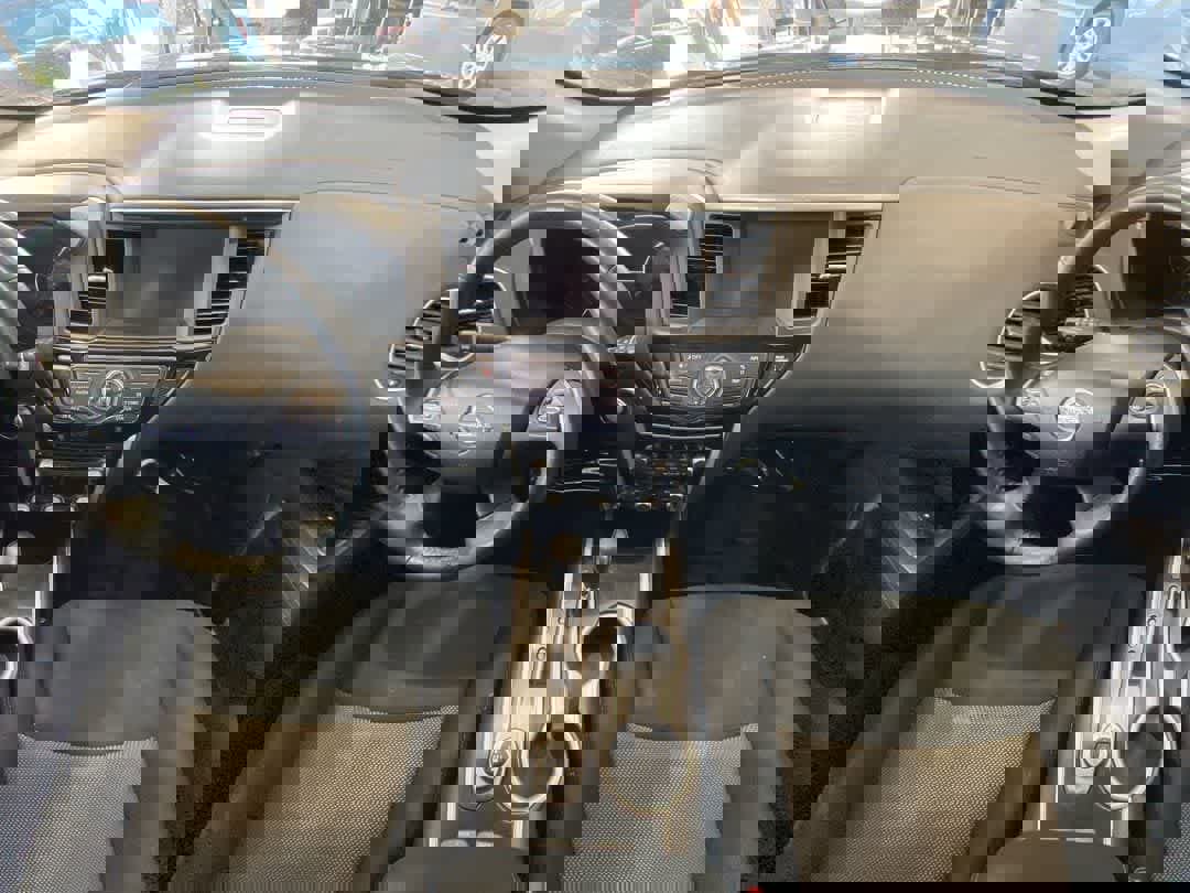 Used 2017 Nissan Pathfinder SV image 23