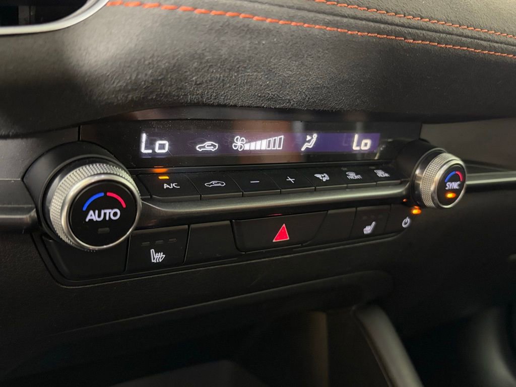 Used 2024 MAZDA MAZDA3 s image 29