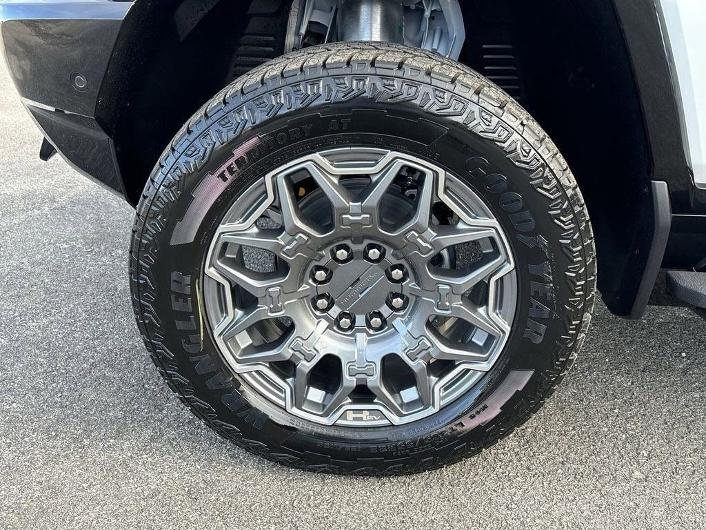 New 2025 GMC Hummer EV 3X image 34