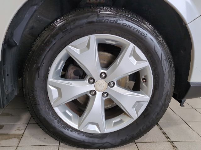 Used 2015 Subaru Forester 2.5i Premium w/ All-Weather Package AWD/4WD image 26