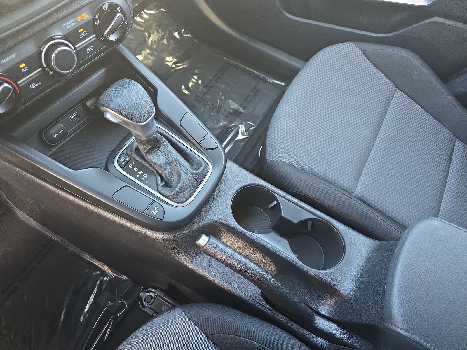 Used 2024 Kia Soul LX w/ Option Group 015 FWD image 24