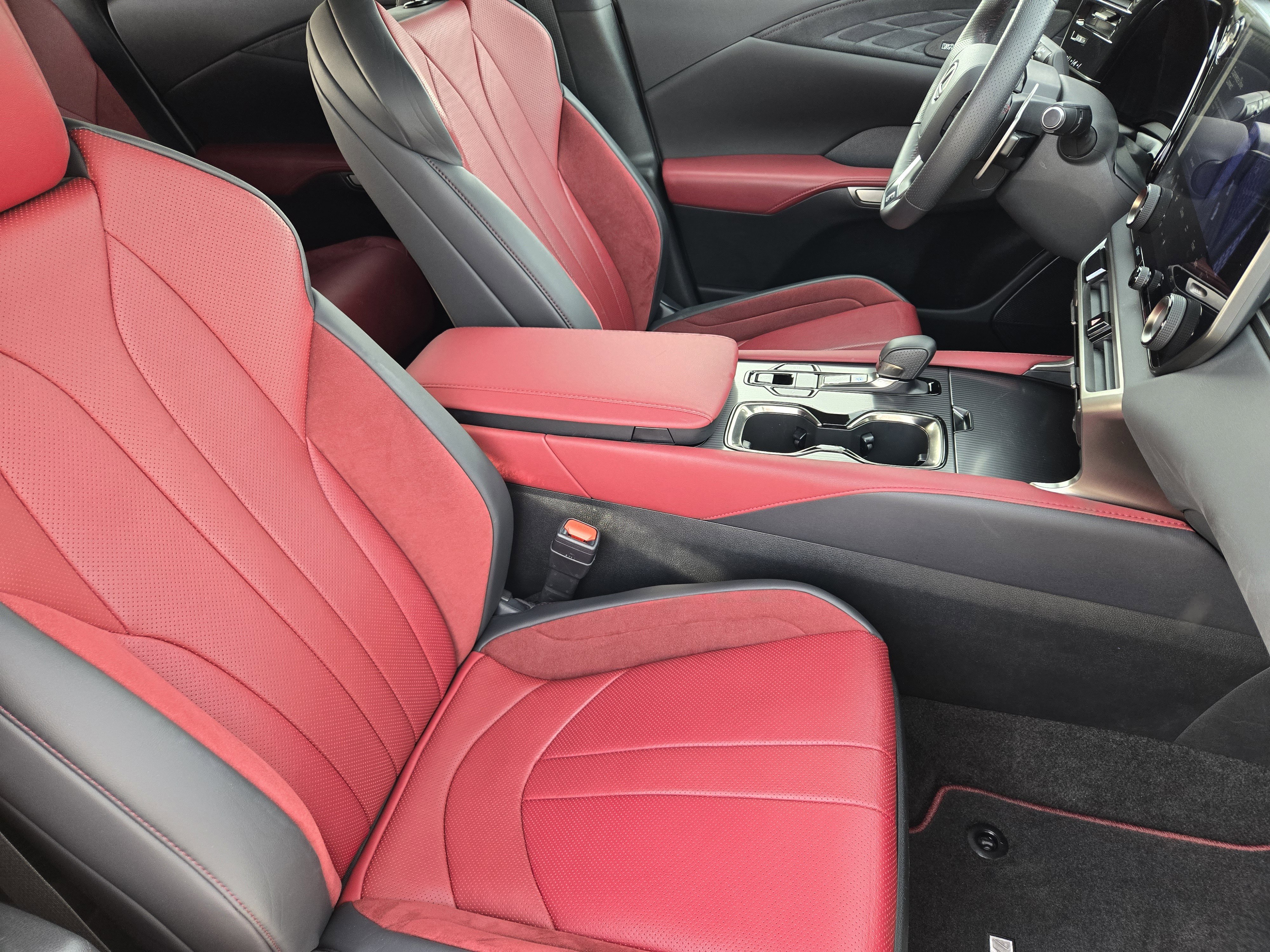 Used 2024 Lexus RX 500h F Sport image 22