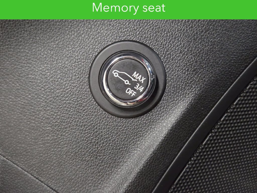 Certified 2025 Buick Envision Preferred AWD/4WD image 17
