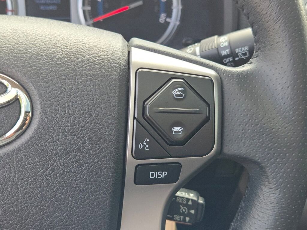 Used 2018 Toyota 4Runner SR5 Premium AWD/4WD image 32