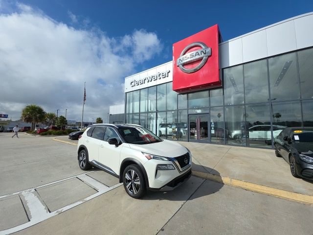 Used 2023 Nissan Rogue SL w/ SL Premium Package image 1