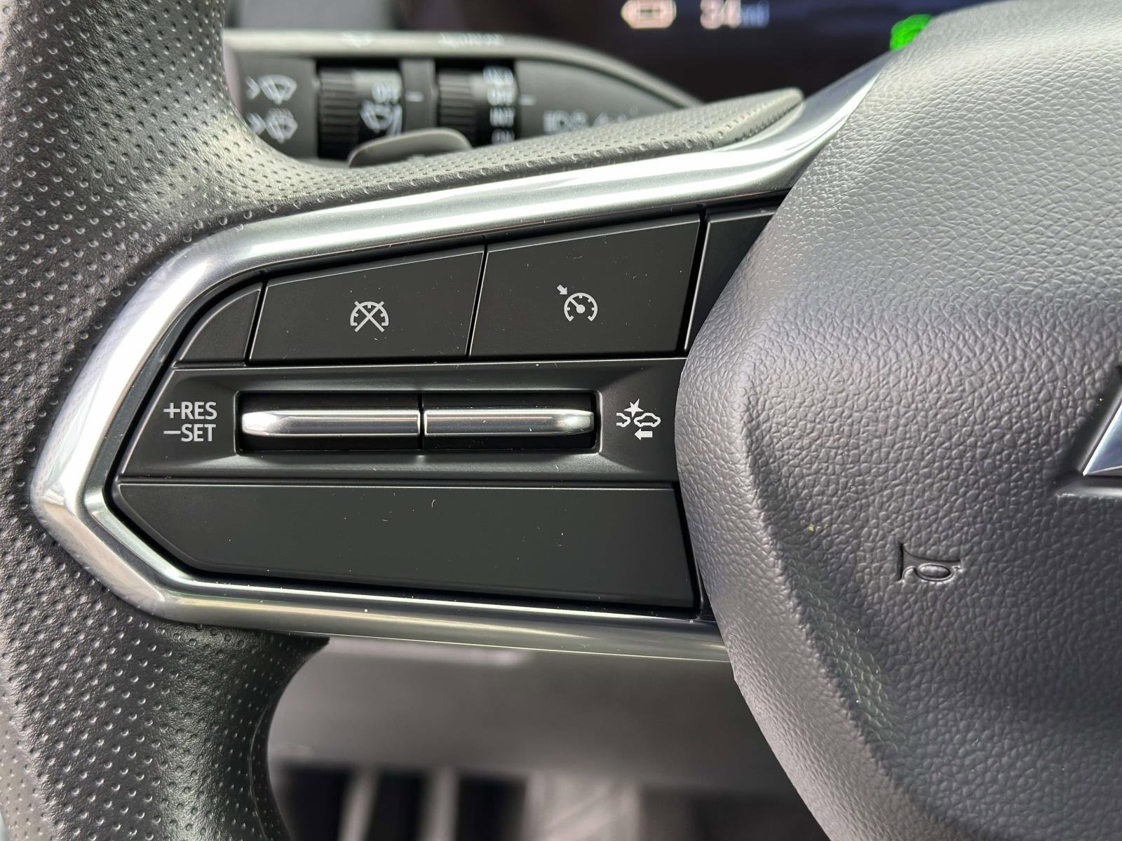 Used 2025 Chevrolet Equinox EV LT image 14