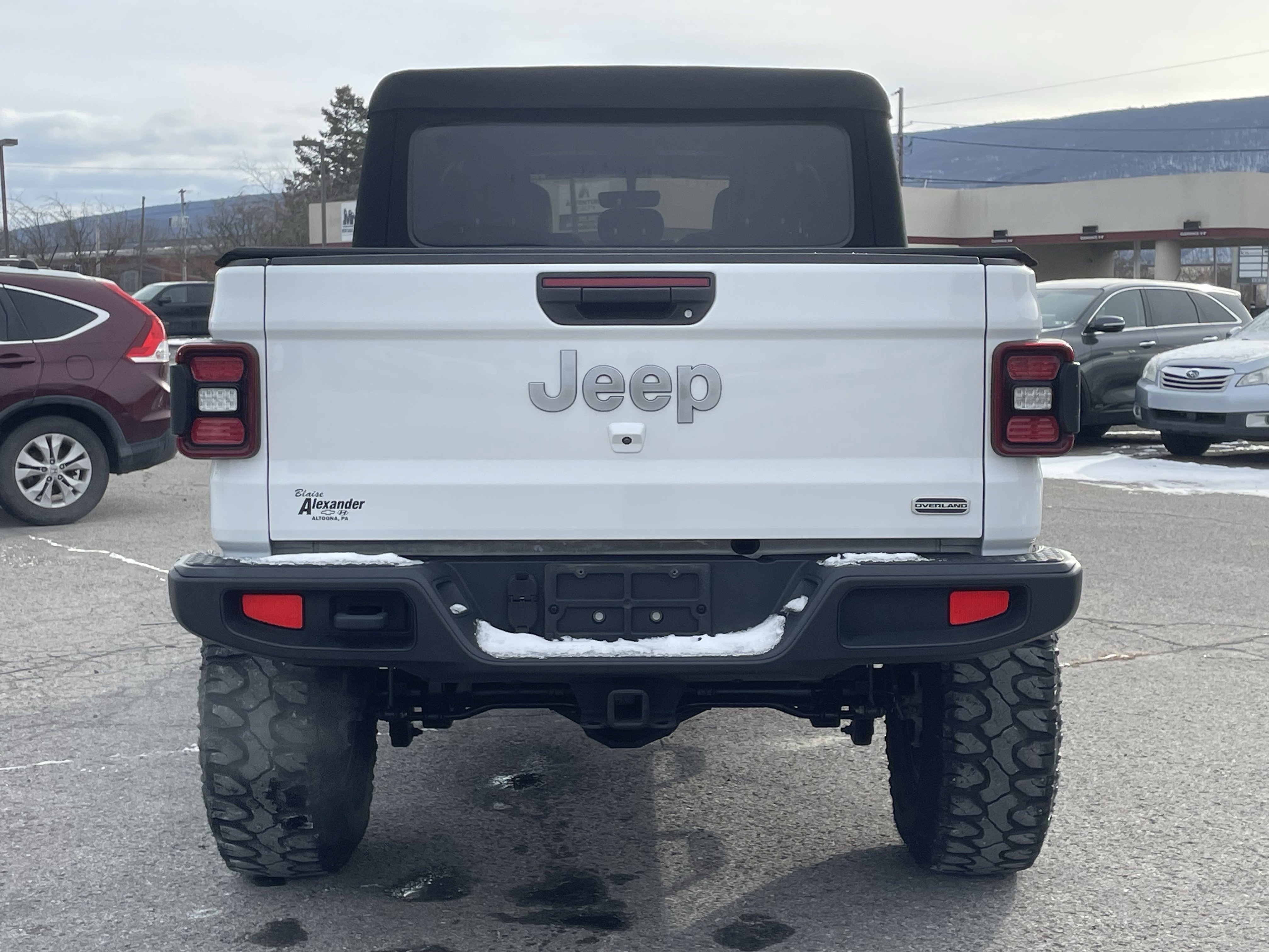 Used 2020 Jeep Gladiator Overland image 4