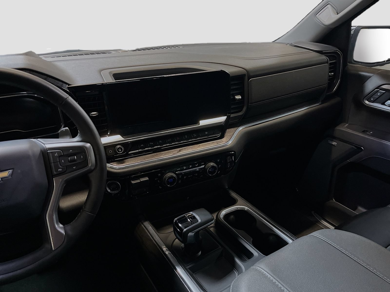 Used 2025 Chevrolet Silverado 1500 LTZ w/ LTZ Premium Package AWD/4WD image 25