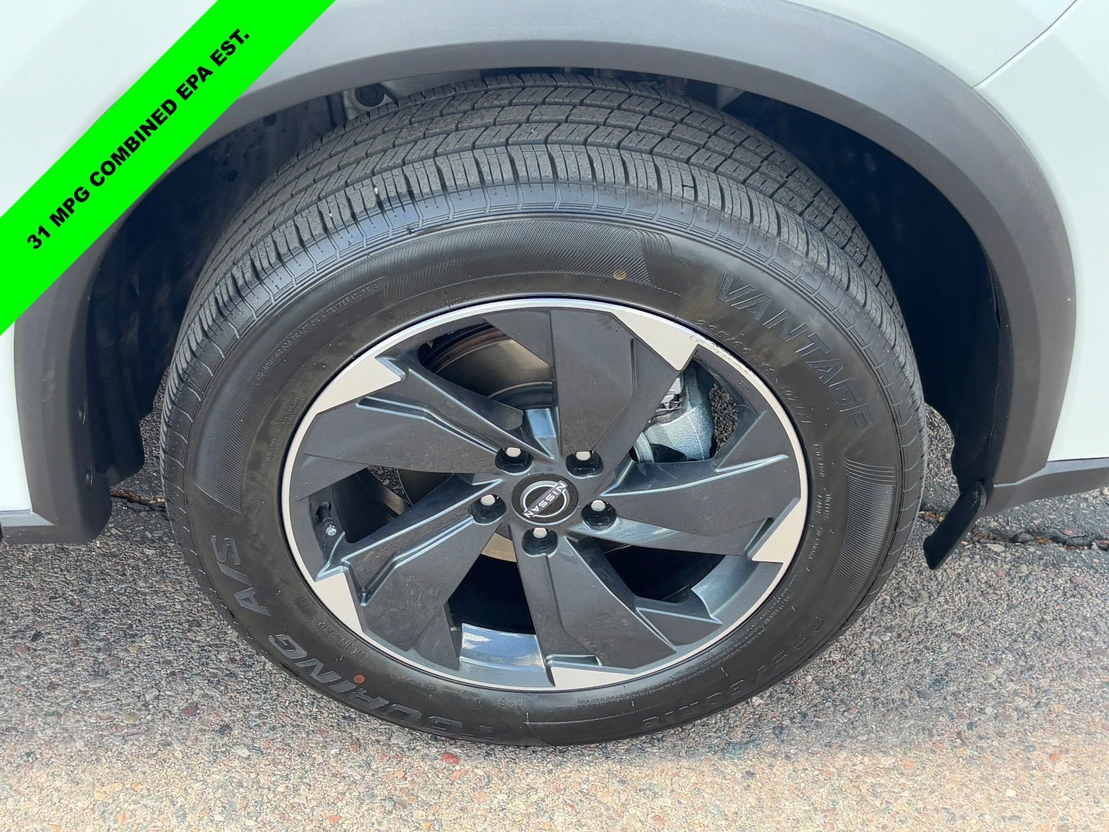 Certified 2025 Nissan Rogue SV image 8