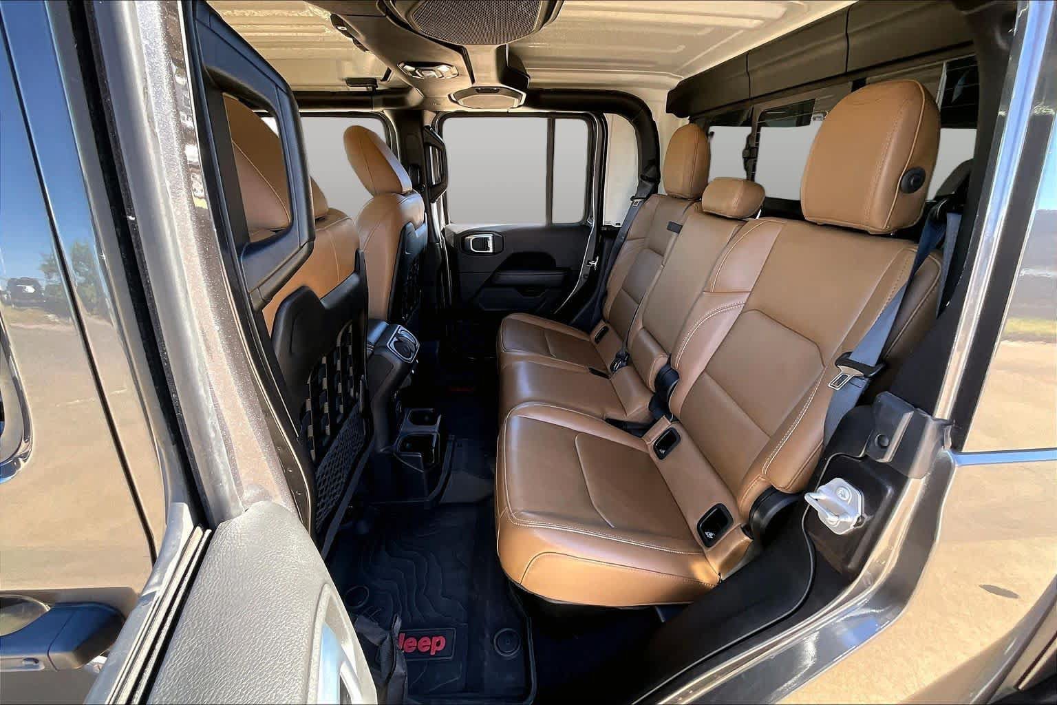 Used 2021 Jeep Gladiator Rubicon AWD/4WD image 18