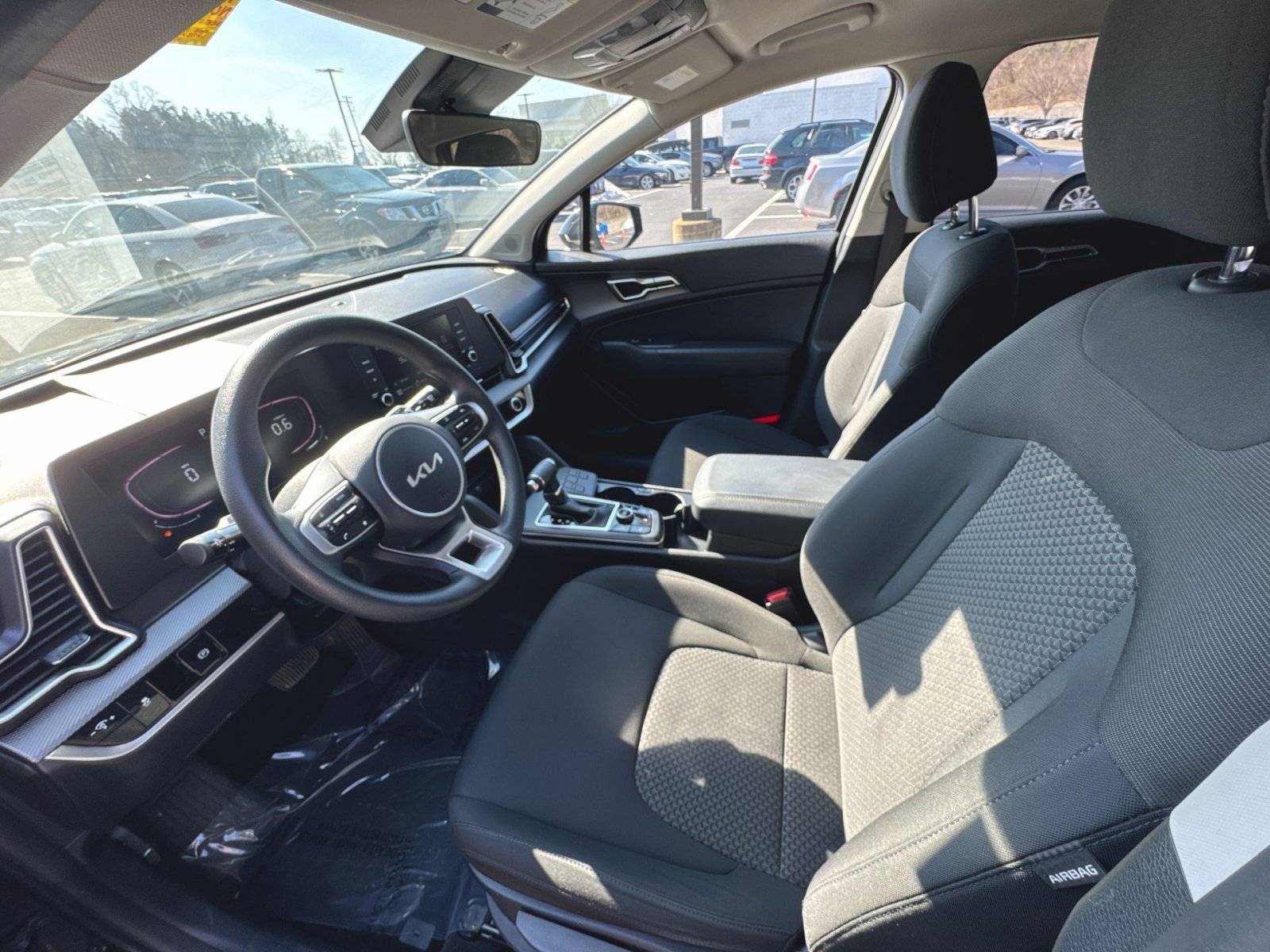 Used 2023 Kia Sportage LX image 10