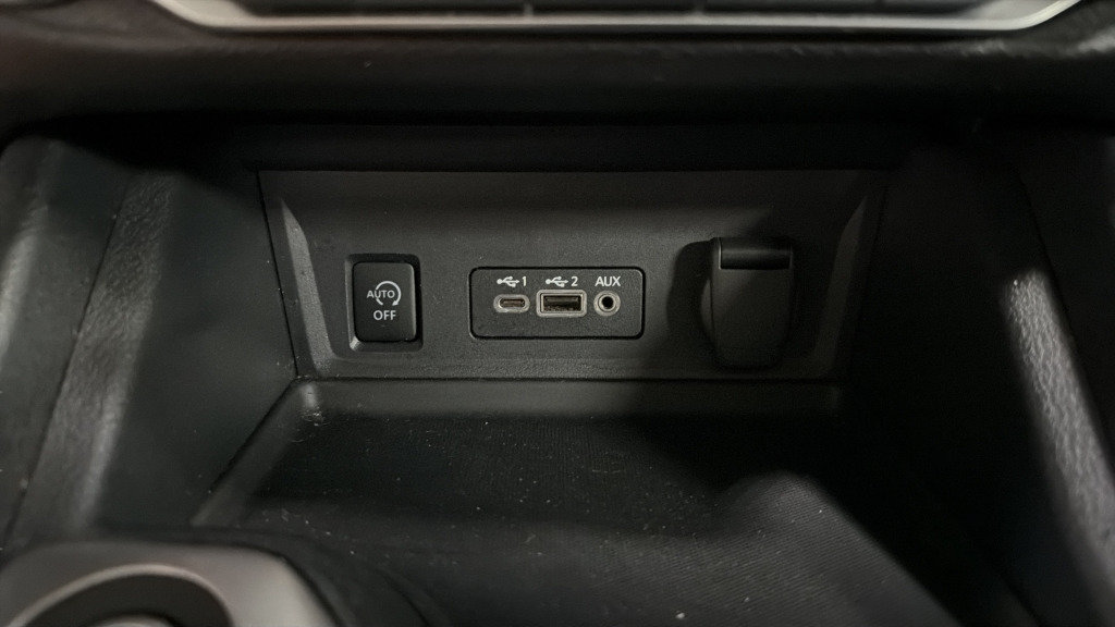 Used 2024 Nissan Sentra SV FWD image 30