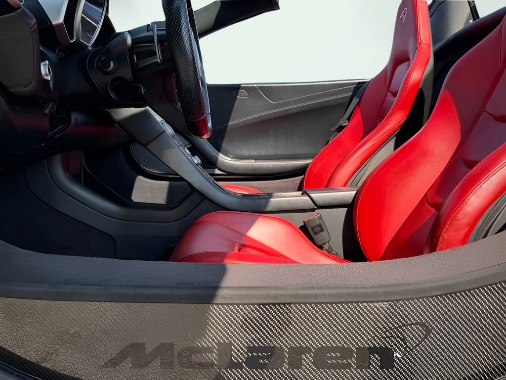 Used 2015 McLaren 650S Spider RWD image 33