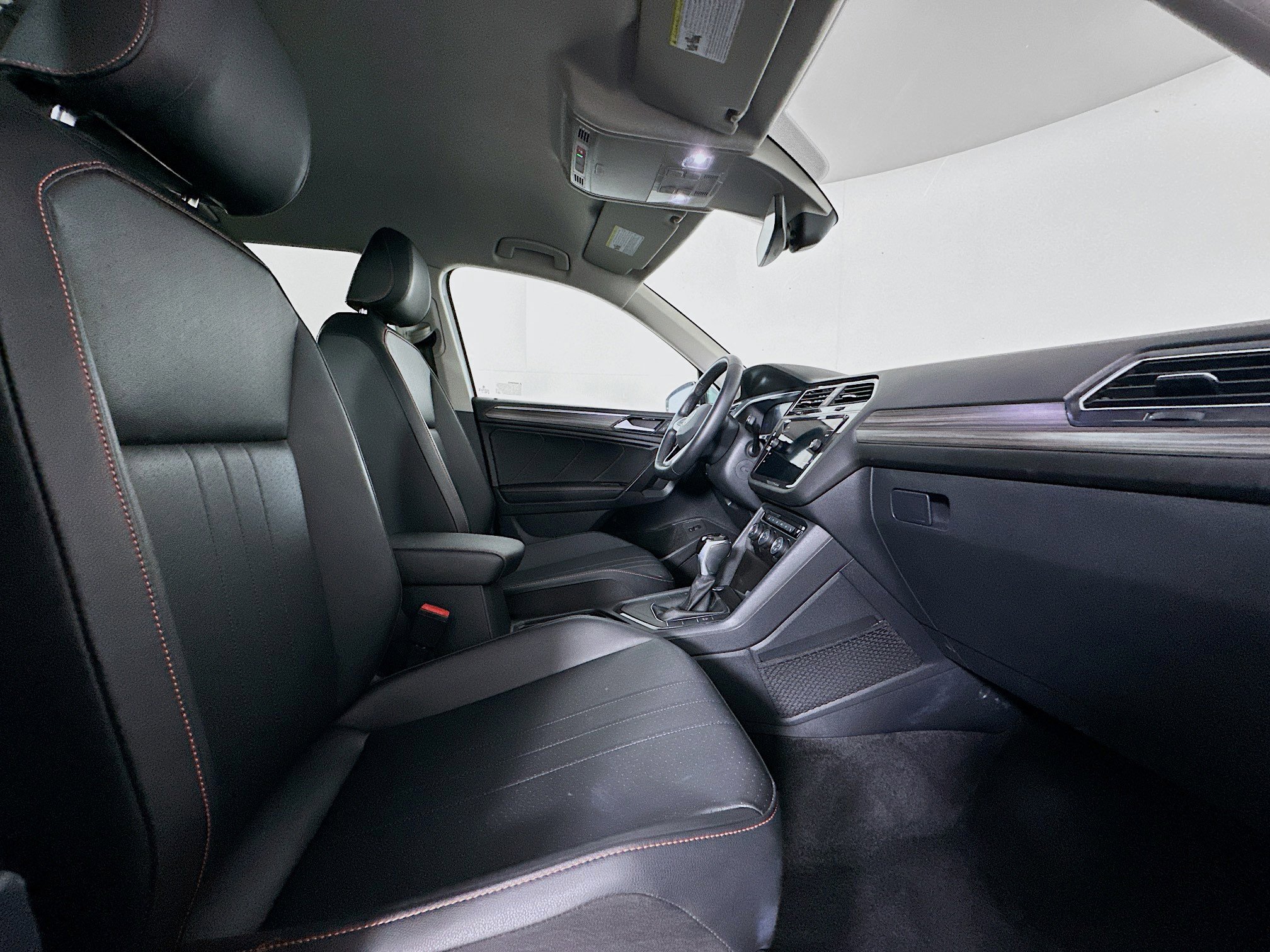 Used 2024 Volkswagen Tiguan Wolfsburg Edition image 31