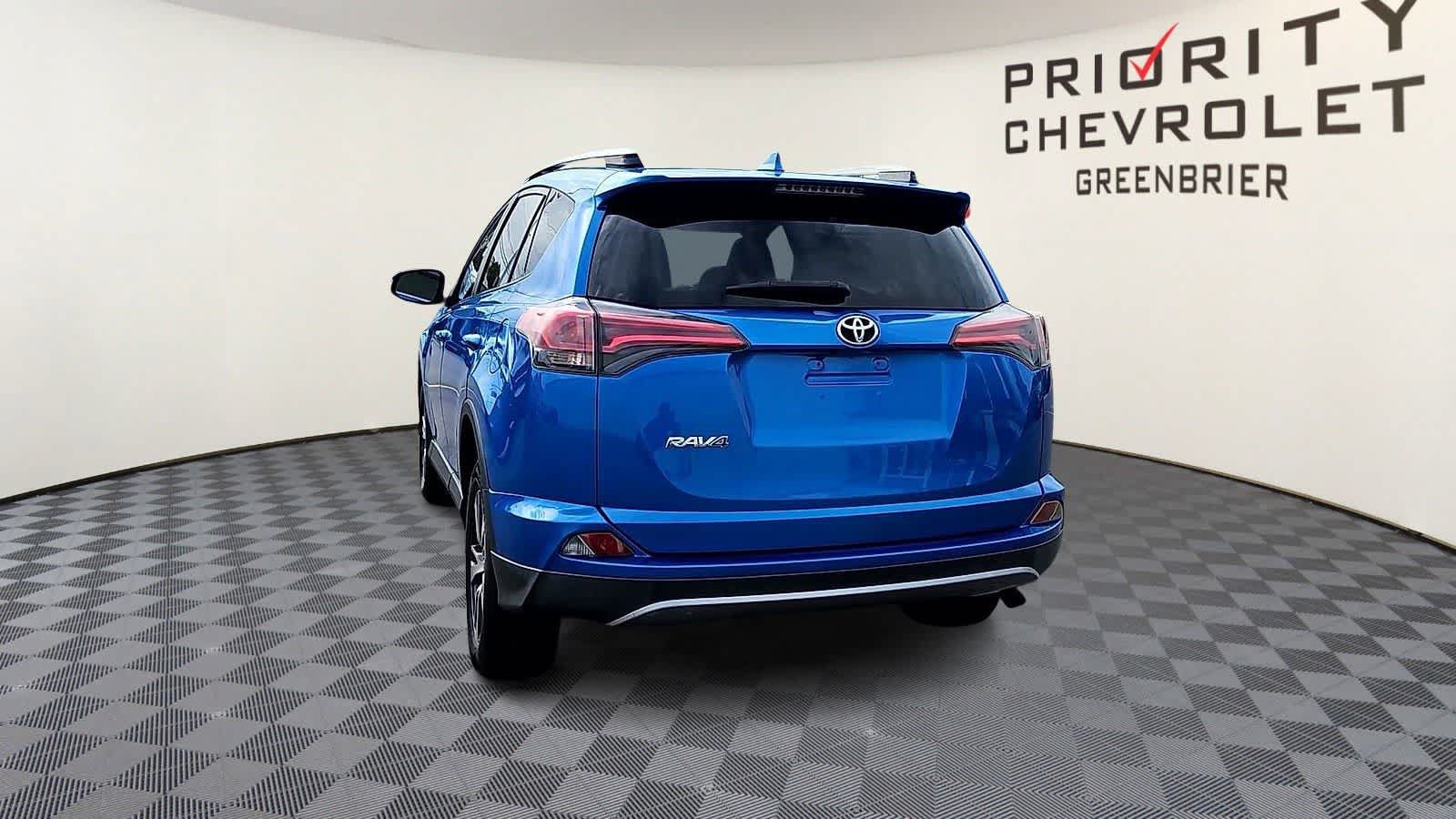 Used 2018 Toyota RAV4 XLE w/ Plus Extra Value Package FWD image 7