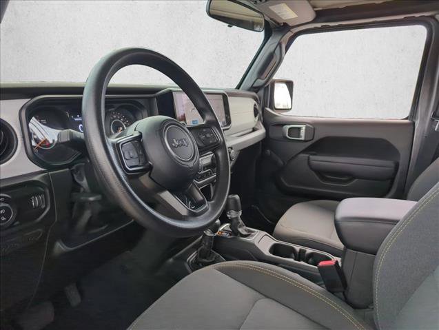 Used 2024 Jeep Gladiator Sport image 9
