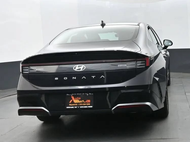 Used 2024 Hyundai Sonata SEL FWD image 8
