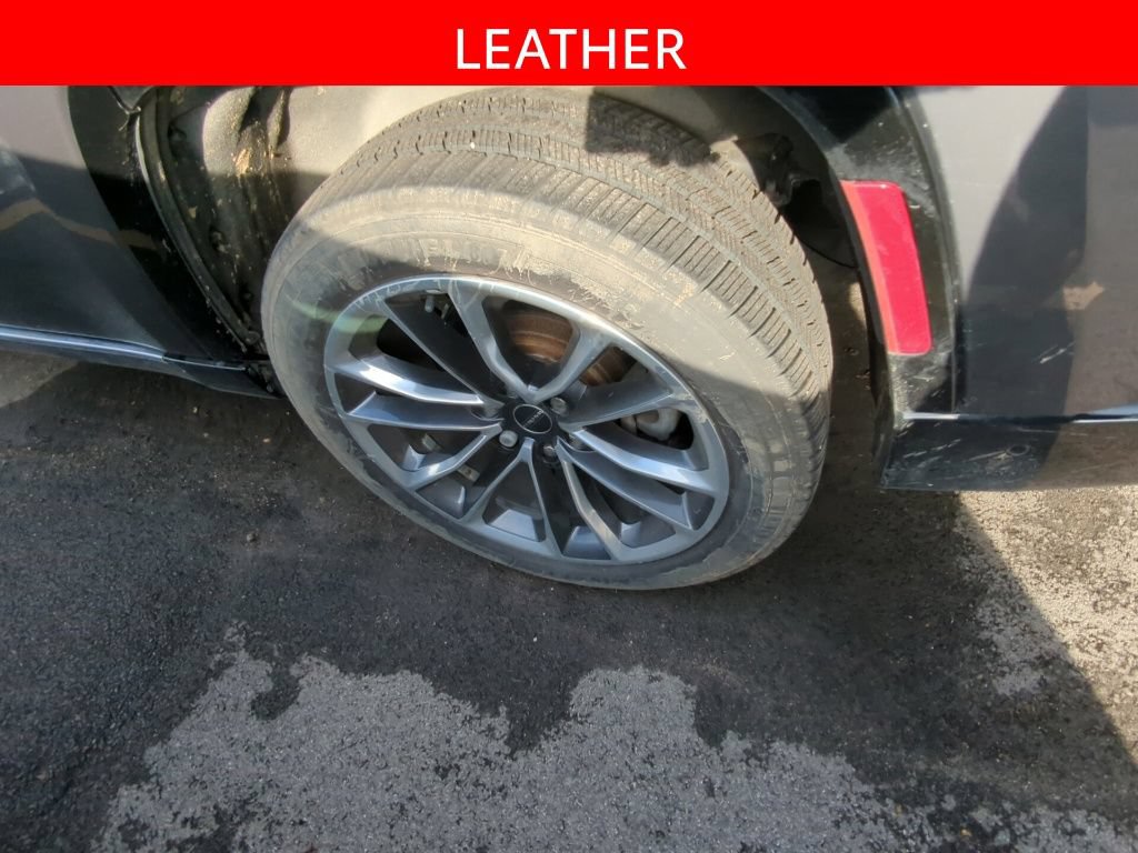 Used 2022 Jeep Wagoneer Series III w/ Premium Group I AWD/4WD image 5
