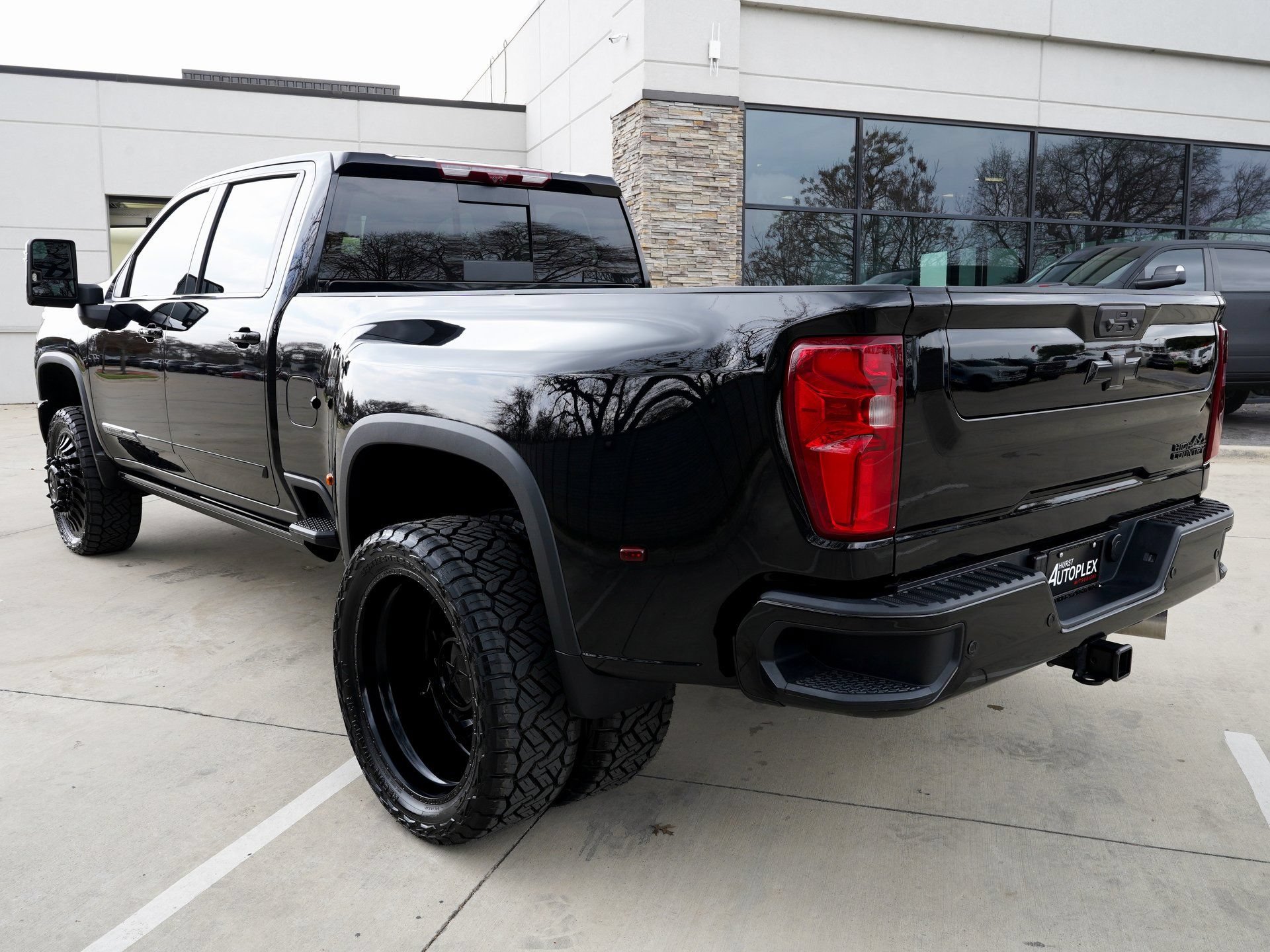 Used 2026 Chevrolet Silverado 3500 High Country w/ High Country Premium Package AWD/4WD image 6